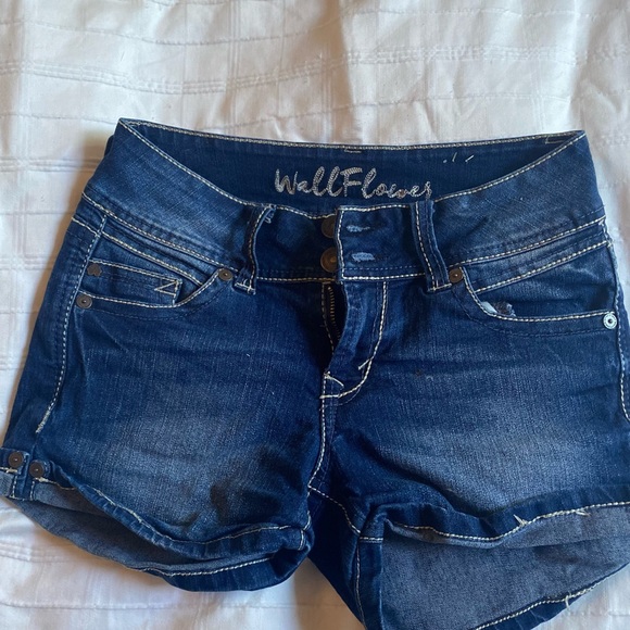 Shorts (only bundle ) - Picture 3 of 3